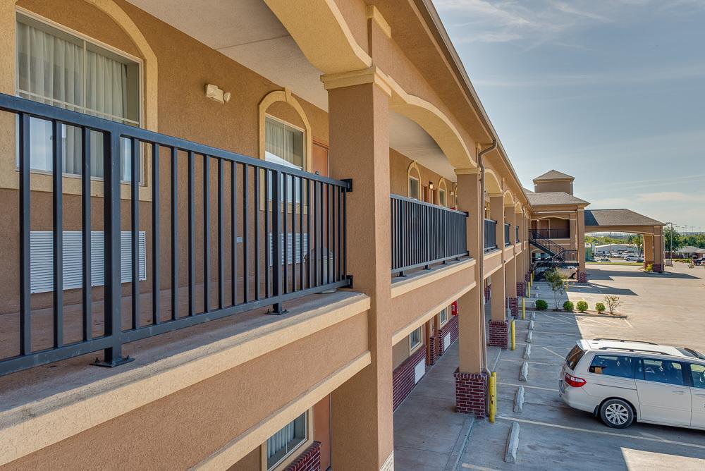 Executive Inn & Suites Cushing 外观 照片
