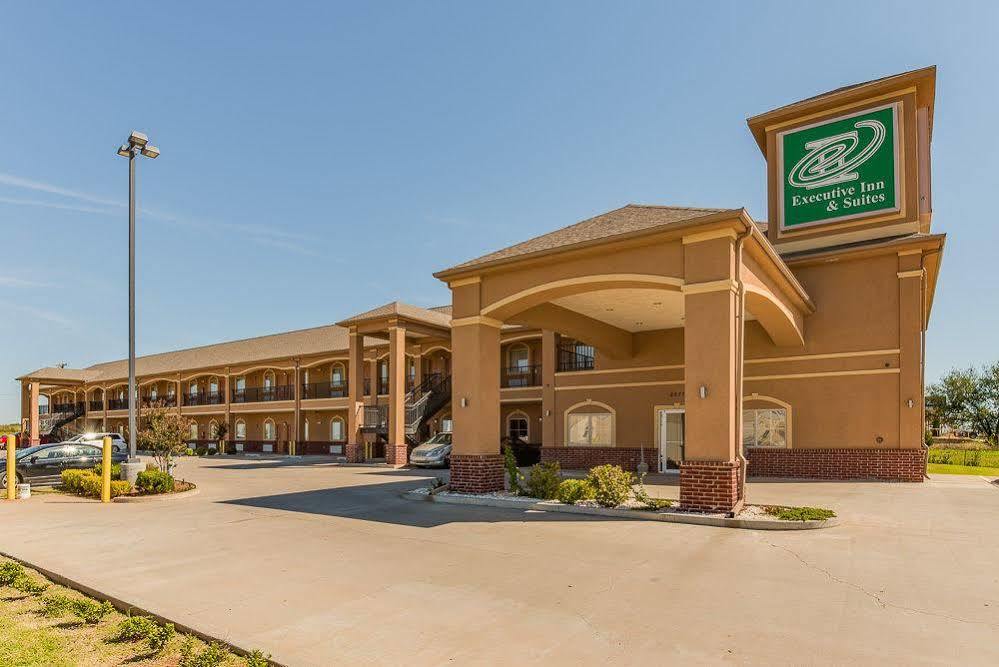 Executive Inn & Suites Cushing 外观 照片